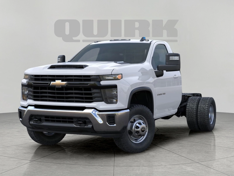 2025 Chevrolet Silverado 3500HD CC - view 1