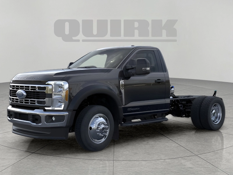 2026 Ford Super Duty F-550 DRW - view 1