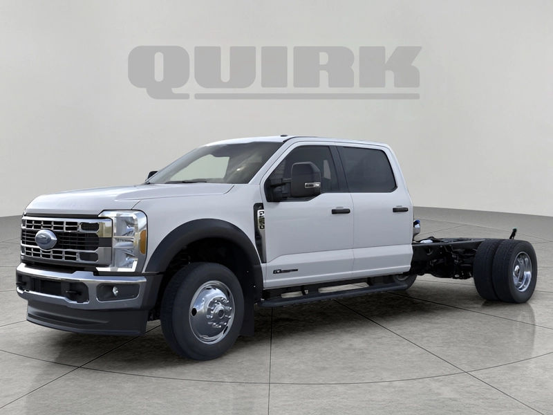 2026 Ford Super Duty F-550 DRW - view 1