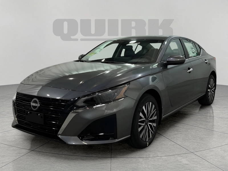 2025 Nissan Altima - view 1