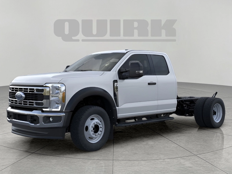 2026 Ford Super Duty F-550 DRW - view 1