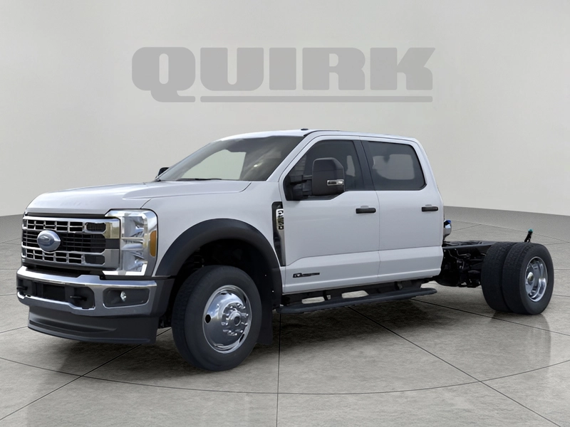 2026 Ford Super Duty F-550 DRW - view 1